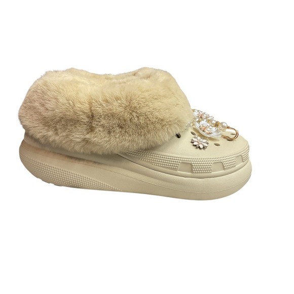 CROCS Shoes - CROCS Women's Fuzzy Faux Fur Winter Lined Clogs Removable Charms Slippers Size 9